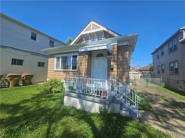 $1,800 | 47 St James Road, Cheektowaga, NY 14225