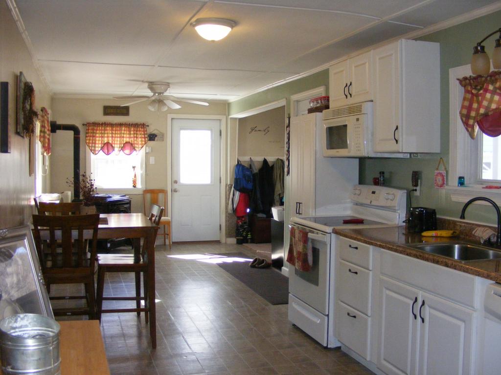 7 Alpine Street Gorham, NH 03581 - Photo 5 of 13 Gallery Image 5