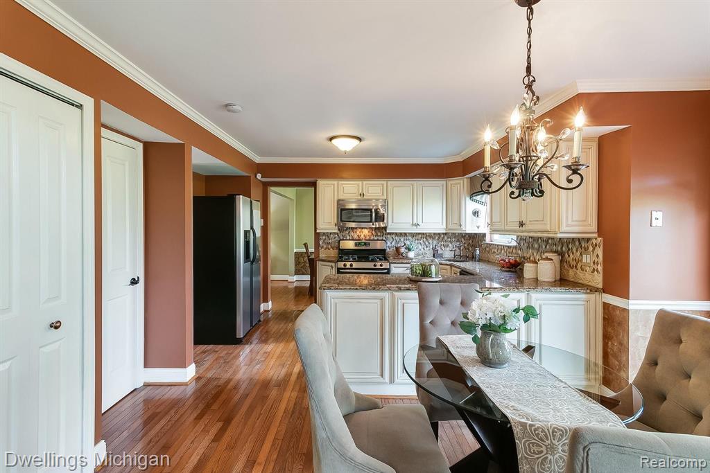 3532 Riverside Drive Canton, MI 48188 - Photo 7 of 37
