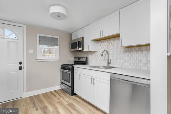 $2,200 | 22 Thompson Street, Bordentown, NJ 08505