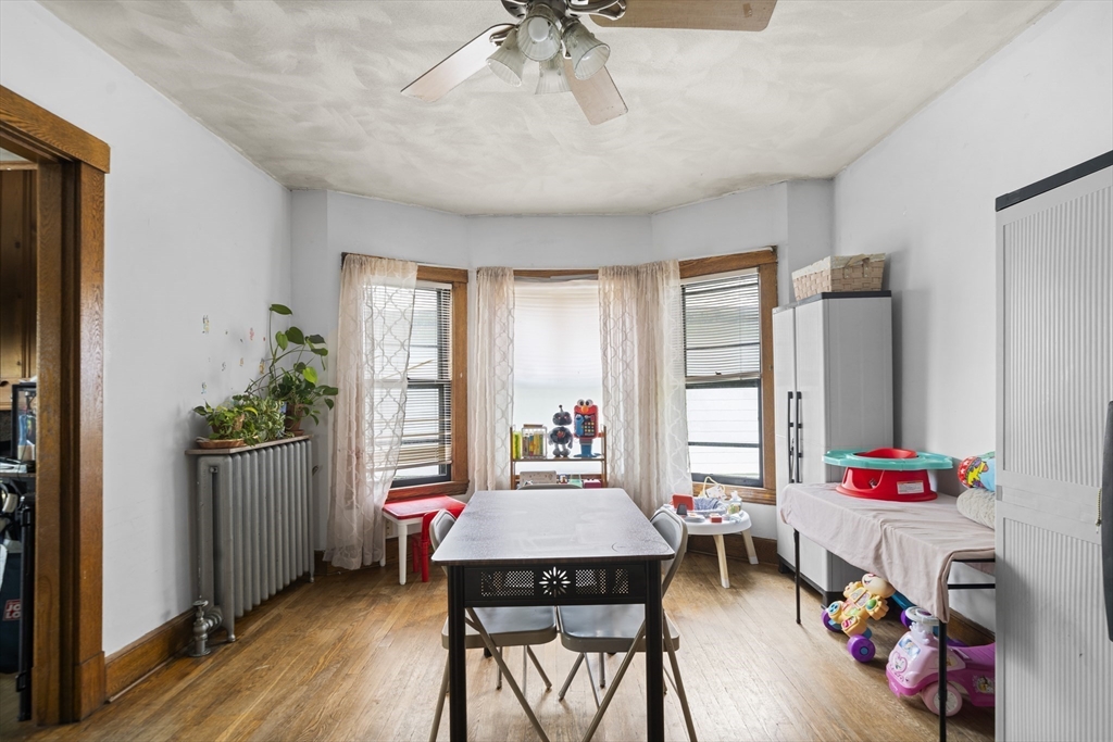 363 White Street Springfield, MA 01108 - Photo 7 of 35