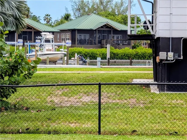 $380,000 | 313 Copeland Avenue, Everglades City, FL 34139