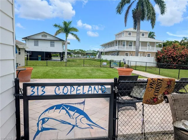 $380,000 | 313 Copeland Avenue, Everglades City, FL 34139
