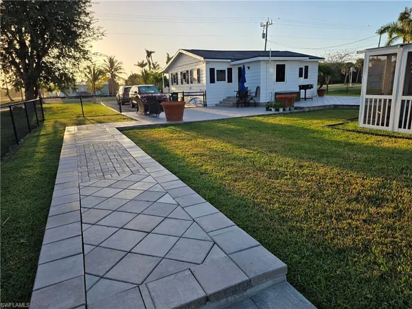 $385,000 | 313 Copeland Avenue, Everglades City, FL 34139