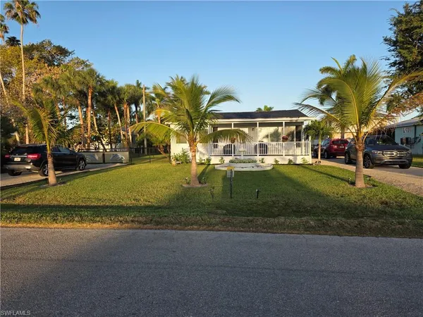 $385,000 | 313 Copeland Avenue, Everglades City, FL 34139