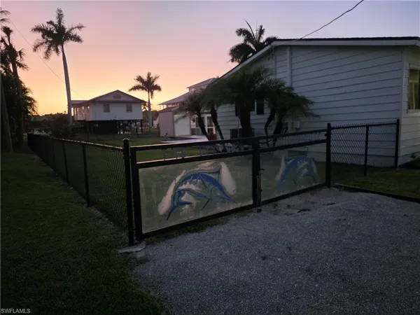 $385,000 | 313 Copeland Avenue, Everglades City, FL 34139