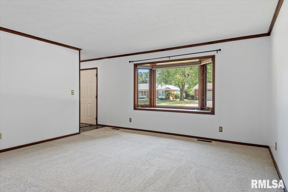 45 Golf Road Springfield, IL 62704 - Photo 8 of 54