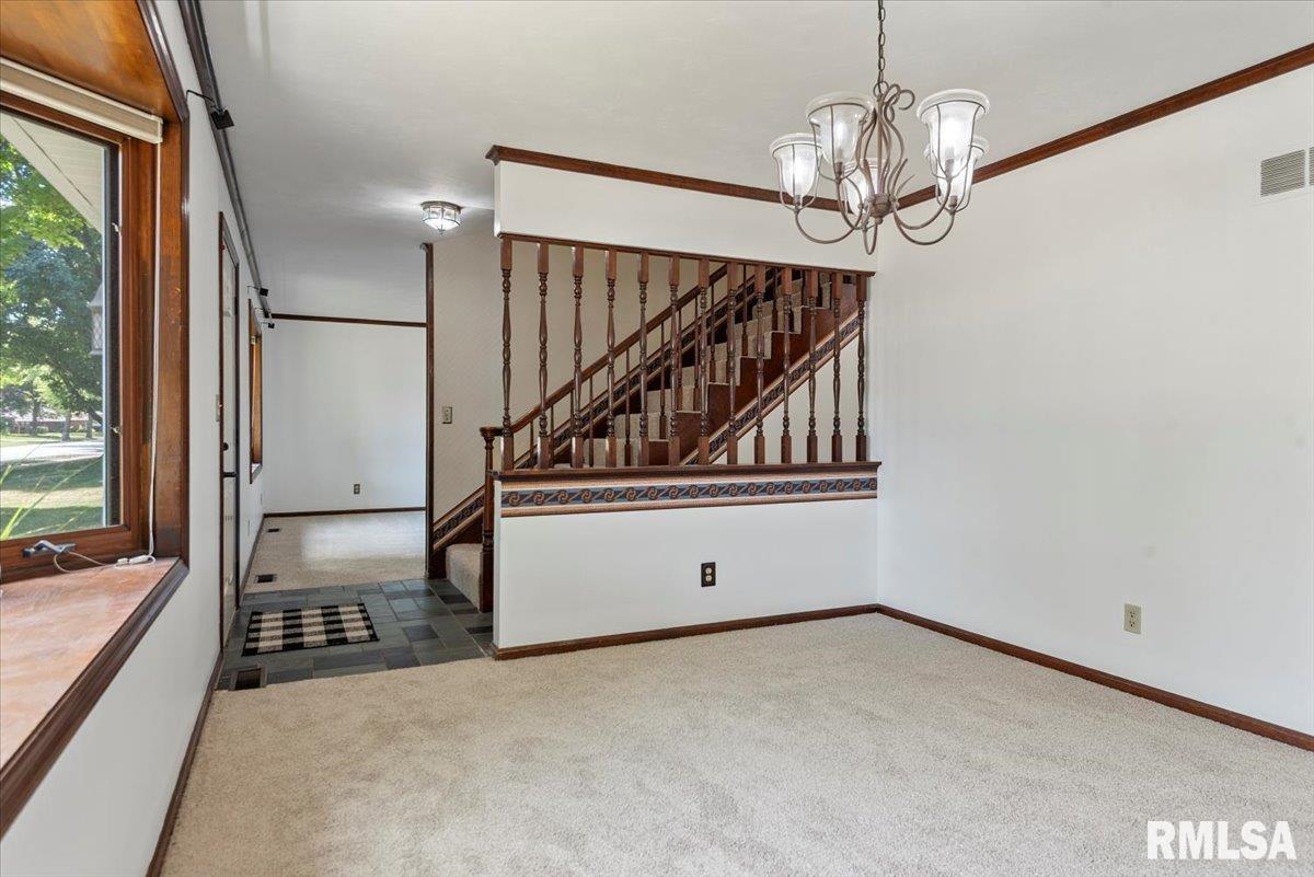 45 Golf Road Springfield, IL 62704 - Photo 10 of 54