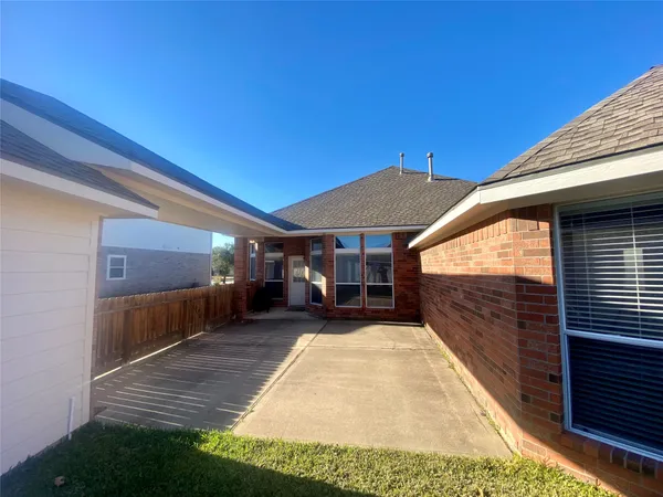 $2,650 | 9219 Barnsford Lane, Tomball, TX 77375
