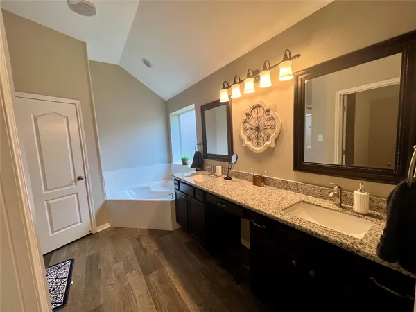 $2,650 | 9219 Barnsford Lane, Tomball, TX 77375