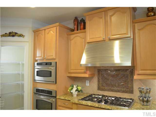 206 Powers Ferry Road Cary, NC 27519 - Photo 9 of 25 Kitchen