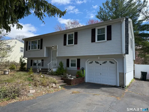 $334,999 | 321 Knob Hill Road, Meriden, CT 06451