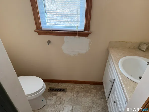 $334,999 | 321 Knob Hill Road, Meriden, CT 06451