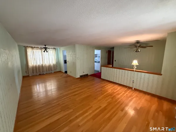 $334,999 | 321 Knob Hill Road, Meriden, CT 06451