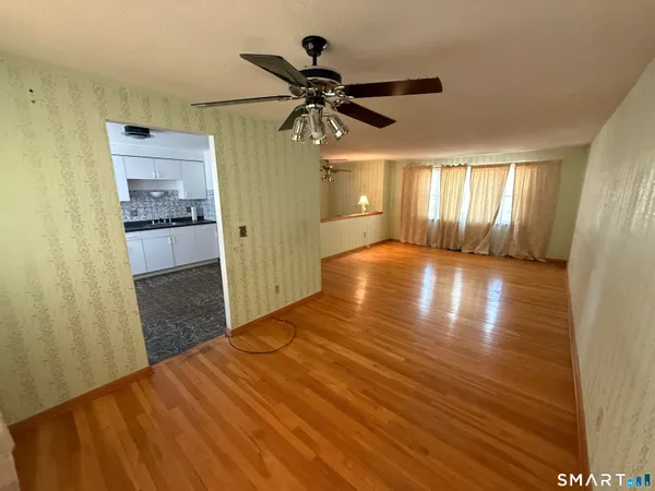 $334,999 | 321 Knob Hill Road, Meriden, CT 06451