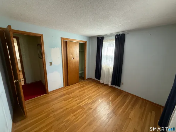 $334,999 | 321 Knob Hill Road, Meriden, CT 06451