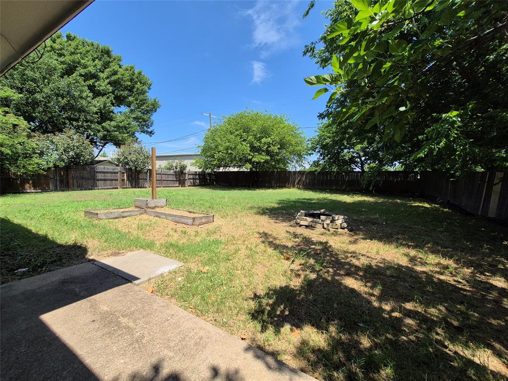 825 Springhill Drive Burleson, TX 76028 - Photo 19 of 22