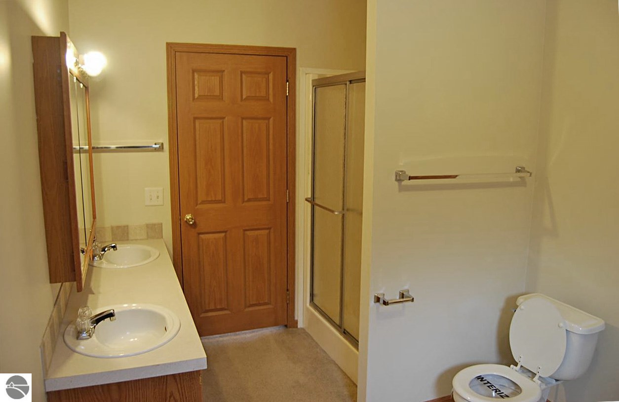 7761 Larson Road South Boardman, MI 49680 - Photo 23 of 29 1779092-22.JPG