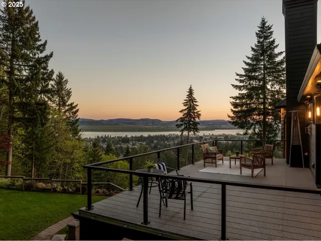 $2,850,000 | 2150 North 14th Street, Washougal, WA 98671