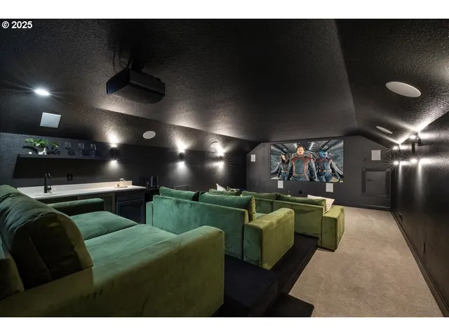 $2,850,000 | 2150 North 14th Street, Washougal, WA 98671