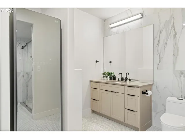 $2,850,000 | 2150 North 14th Street, Washougal, WA 98671