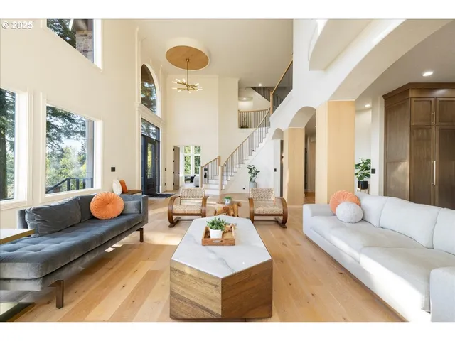 $2,850,000 | 2150 North 14th Street, Washougal, WA 98671