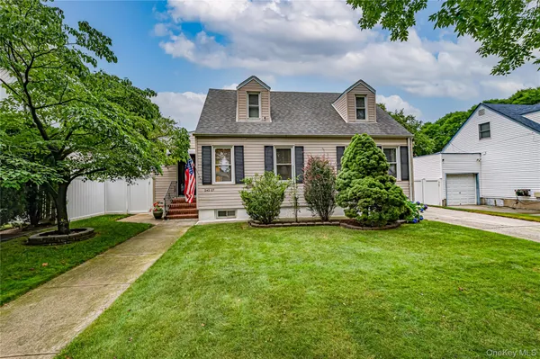 $899,990 | 242-07 83rd Avenue | Bellerose