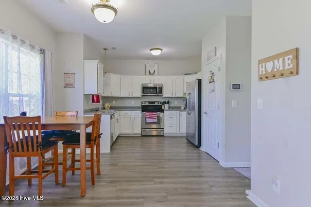 $1,900 | 108 Maidstone Drive, Richlands, NC 28574