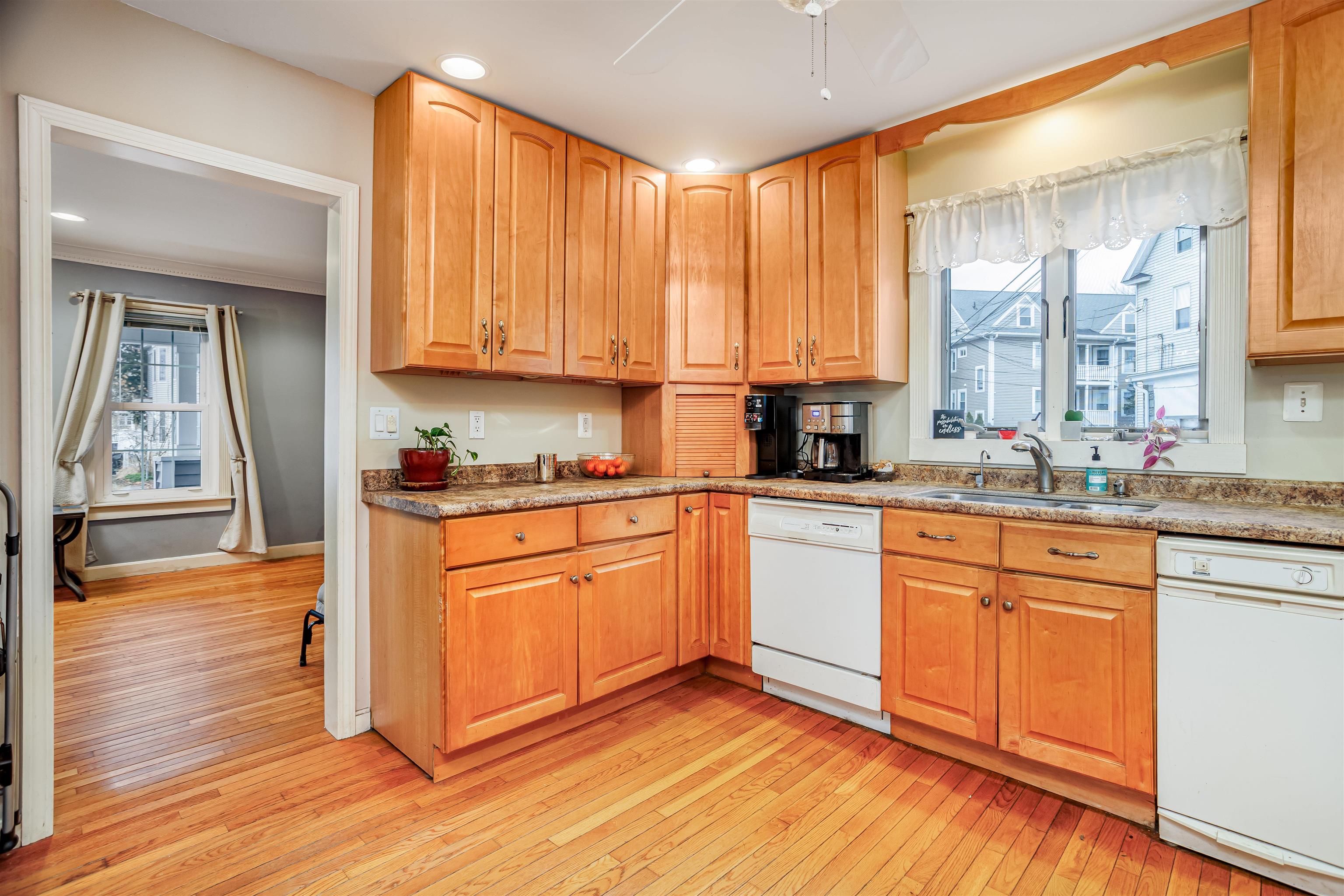 753 Rimmon Street Manchester, NH 03102 - Photo 11 of 40