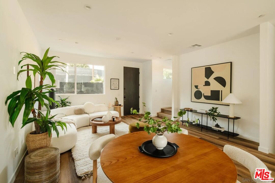 3863 North Riley Lane Los Angeles, CA 90065 - Photo 7 of 17