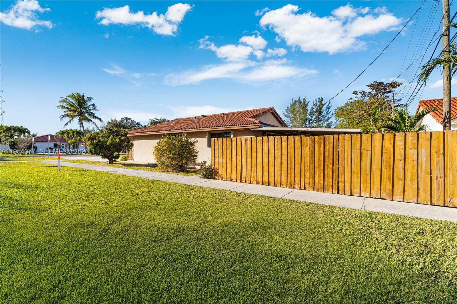 3895 Southwest 68th Avenue Miami, FL 33155 - Photo 15 of 16