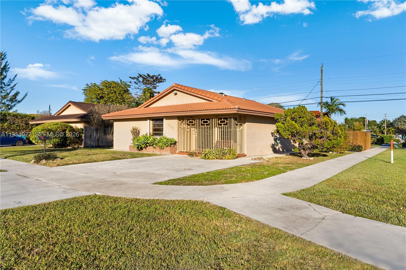 3895 Southwest 68th Avenue Miami, FL 33155 - Photo 2 of 16