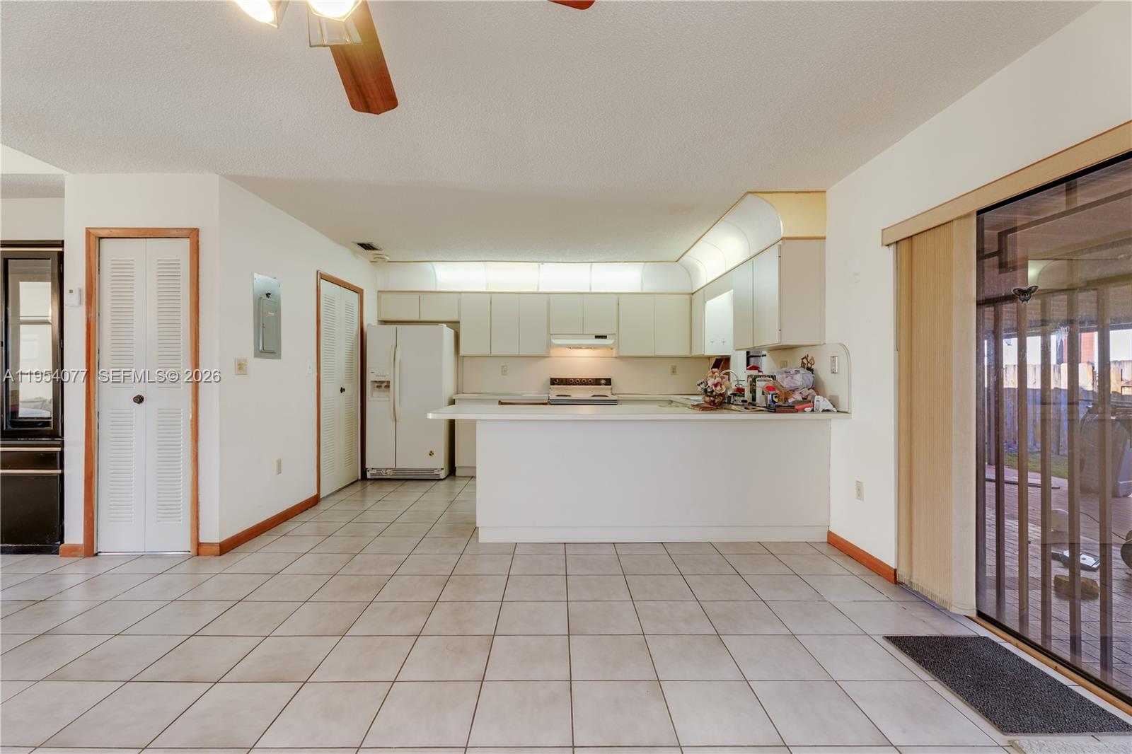 3895 Southwest 68th Avenue Miami, FL 33155 - Photo 8 of 16