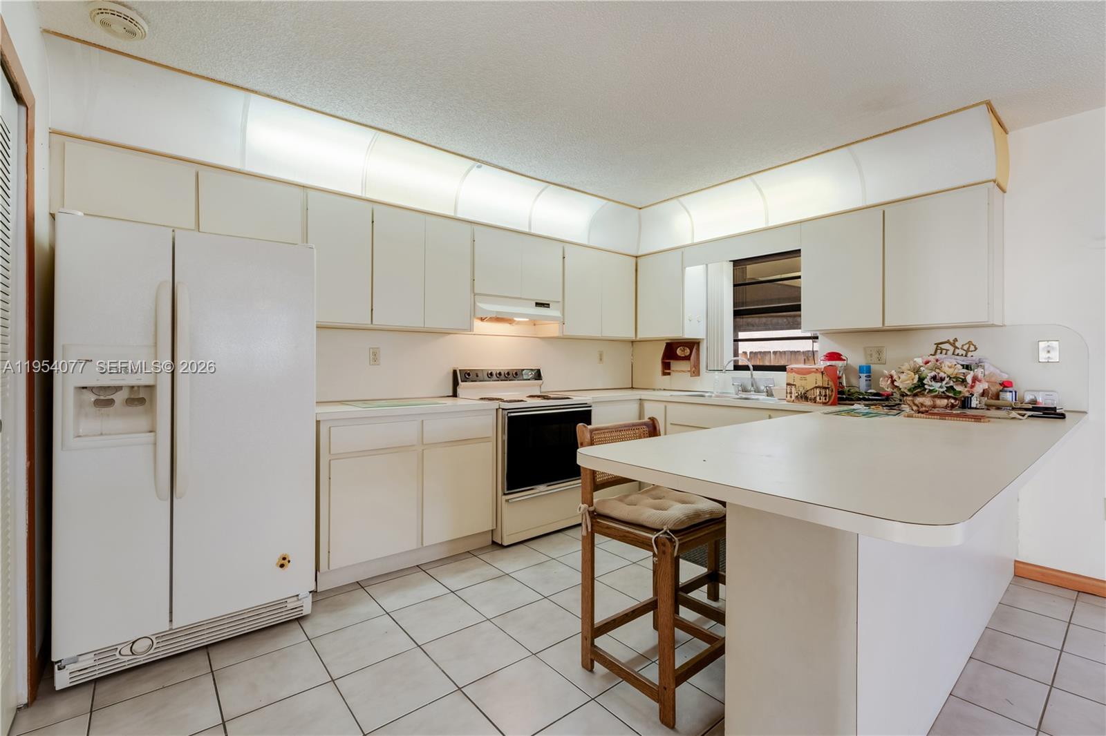 3895 Southwest 68th Avenue Miami, FL 33155 - Photo 9 of 16