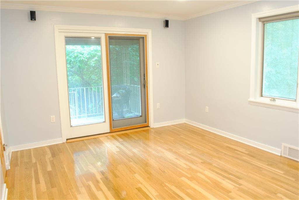 5398 Darlington Road Pittsburgh, PA 15217 - Photo 11 of 25 Gallery Image 11