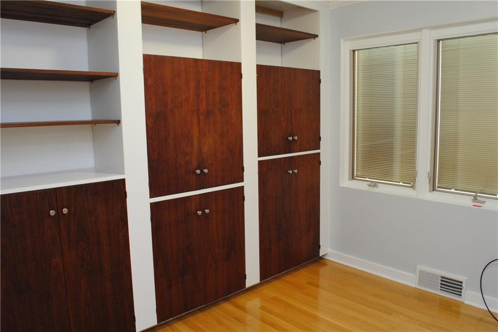 5398 Darlington Road Pittsburgh, PA 15217 - Photo 12 of 25 Gallery Image 12