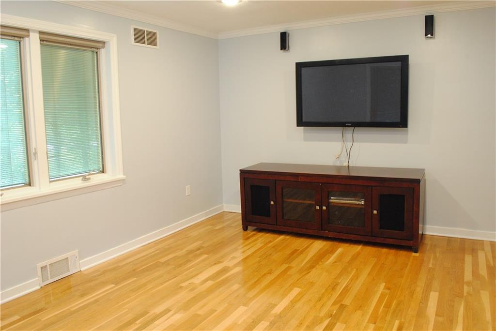 5398 Darlington Road Pittsburgh, PA 15217 - Photo 13 of 25 Gallery Image 13