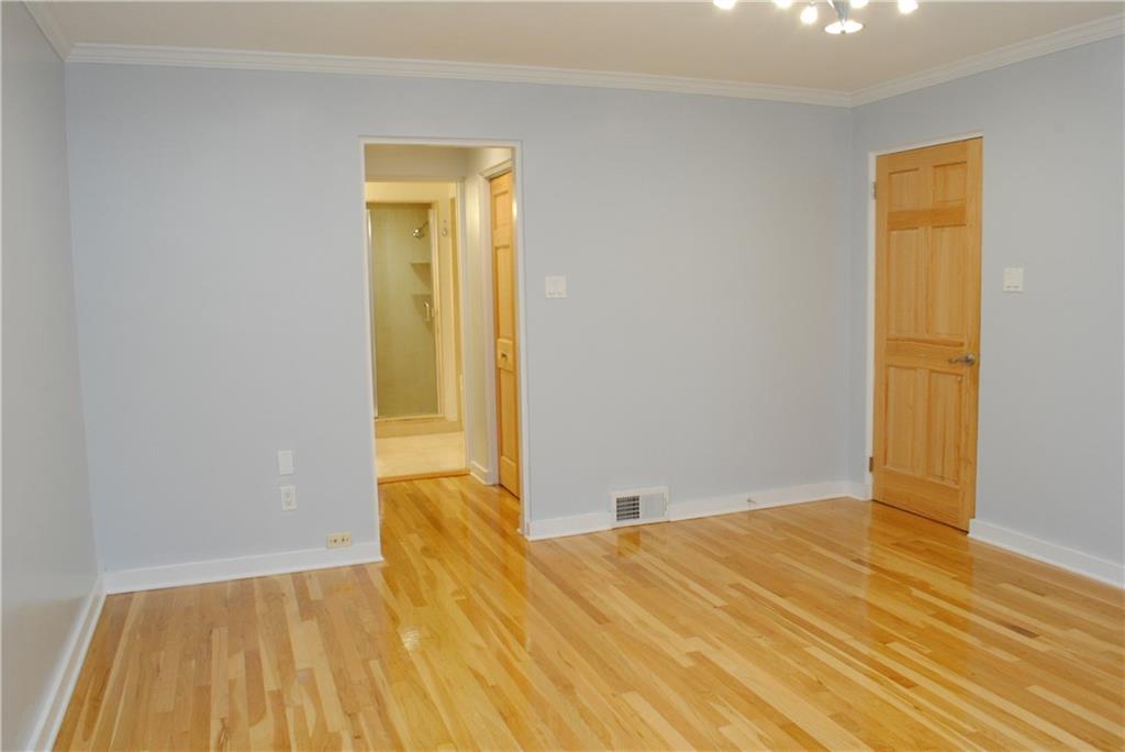 5398 Darlington Road Pittsburgh, PA 15217 - Photo 16 of 25 Gallery Image 16