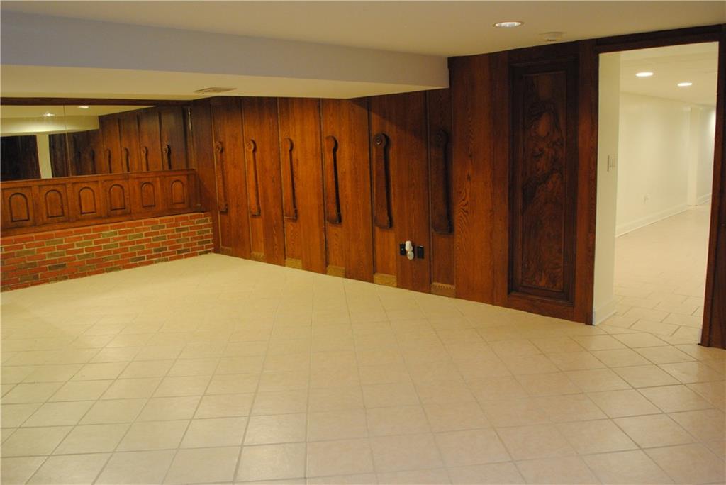 5398 Darlington Road Pittsburgh, PA 15217 - Photo 20 of 25 Gallery Image 20