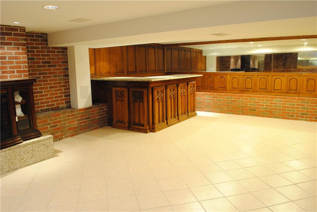5398 Darlington Road Pittsburgh, PA 15217 - Photo 21 of 25 Gallery Image 21