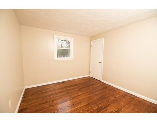 81 Fair Oak Road Springfield, MA 01128 - Photo 11 of 19