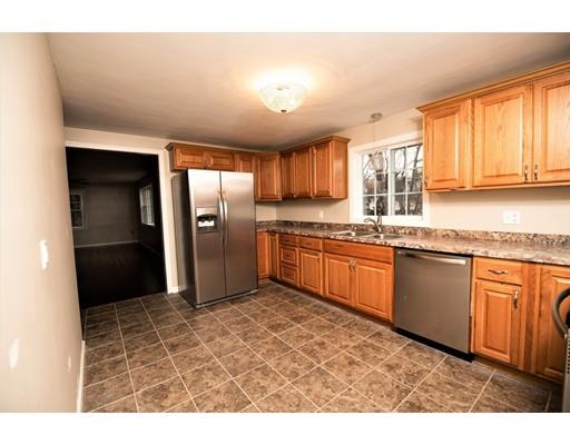 81 Fair Oak Road Springfield, MA 01128 - Photo 5 of 19