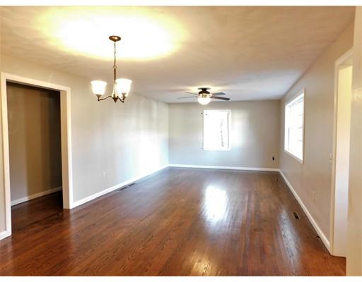 81 Fair Oak Road Springfield, MA 01128 - Photo 7 of 19