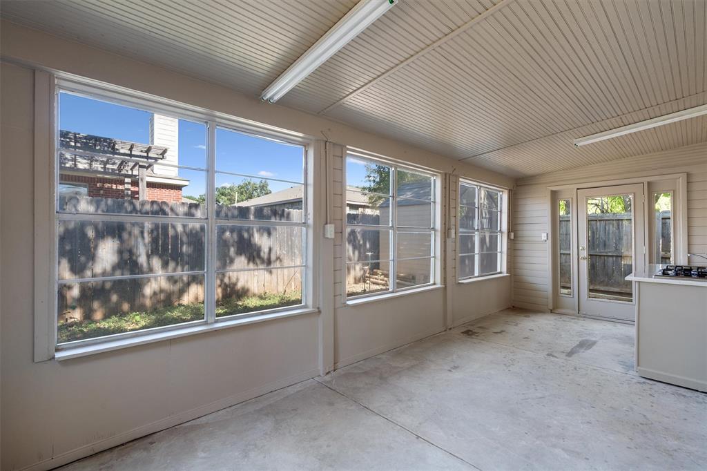 902 Rocking Spur Cove Pflugerville, TX 78660 - Photo 20 of 21 a view of an empty room with a window