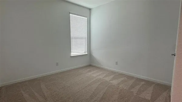 $2,850 | 917 Rosebay Drive, Justin, TX 76247