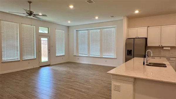 $2,850 | 917 Rosebay Drive, Justin, TX 76247