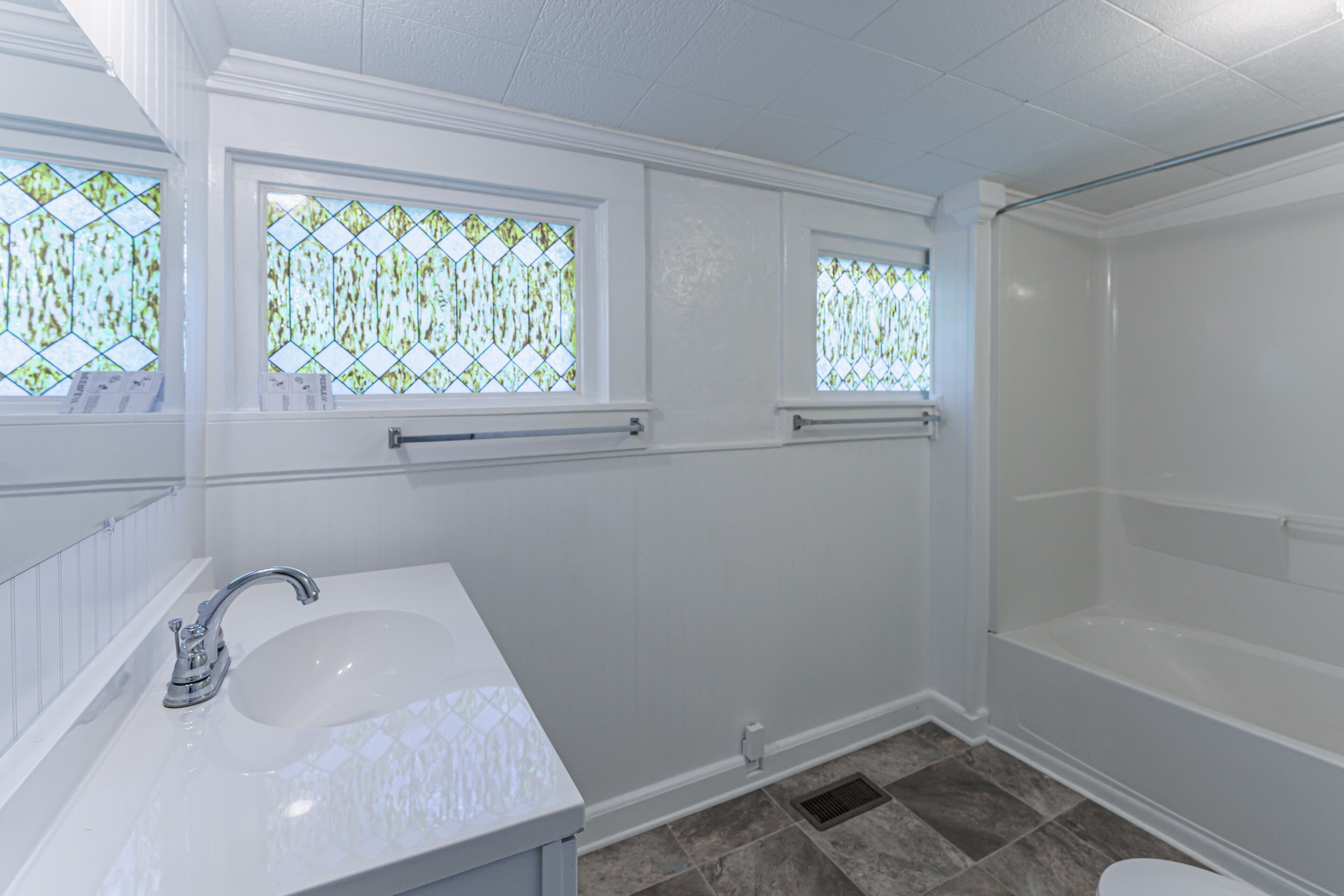 208 Mims Avenue Newport, TN 37821 - Photo 15 of 18 _DSC5824-HDR