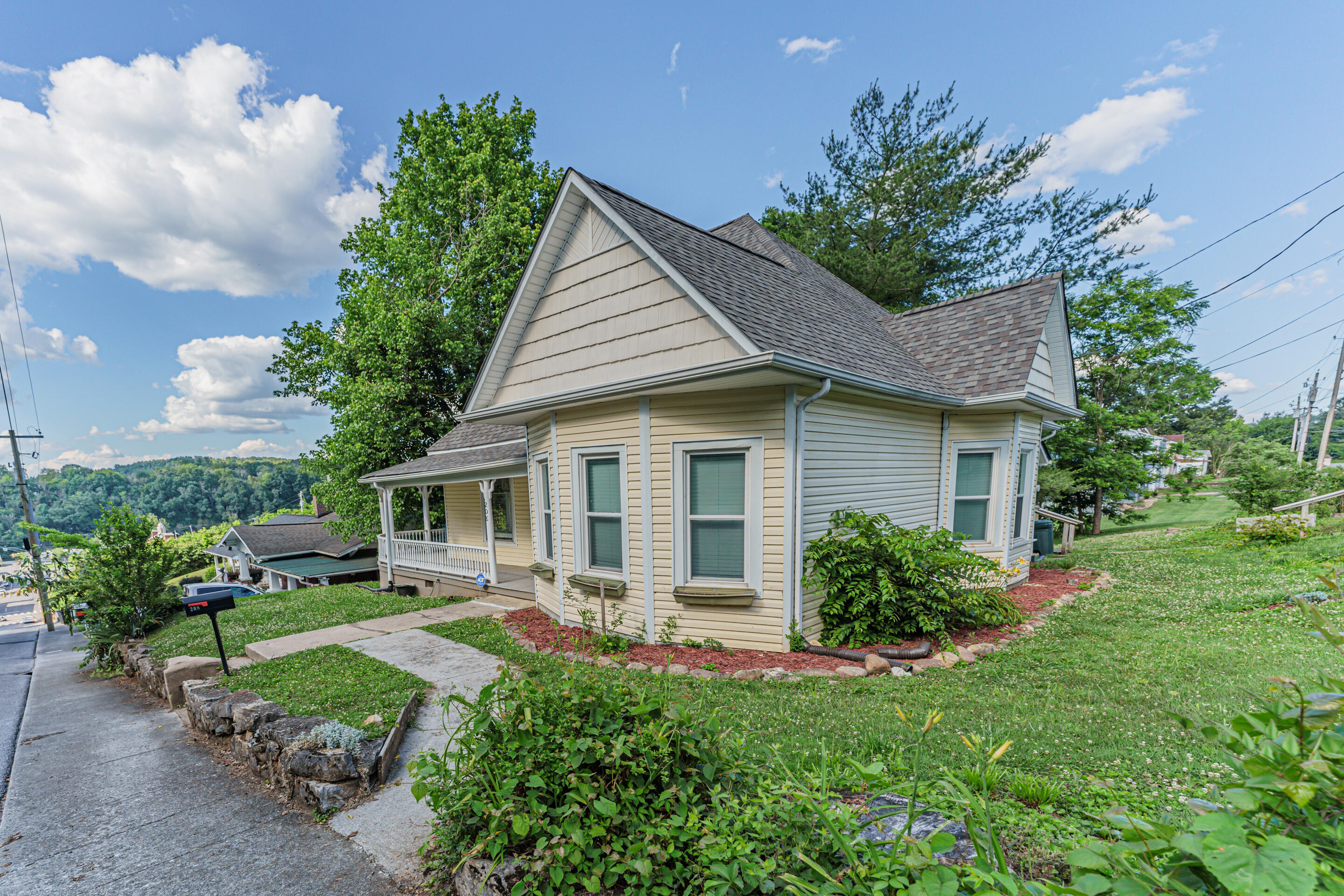 208 Mims Avenue Newport, TN 37821 - Photo 18 of 18 _DSC5899-HDR