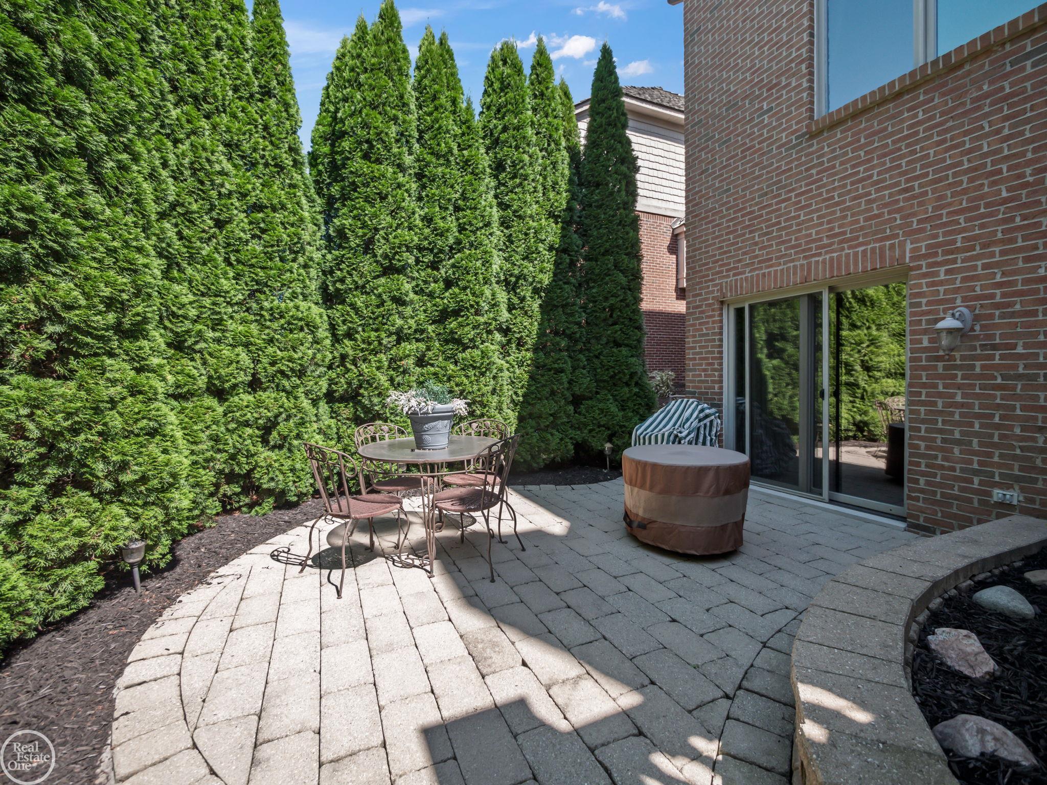 2599 Summerlin Court, Unit #29 Rochester, MI 48306 - Photo 9 of 51 Gallery Image 9