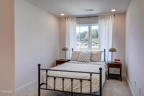 $282,500 | 4201 Gambrel Oaks Street, Blountville, TN 37617